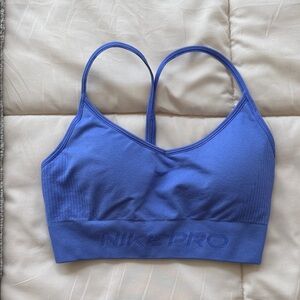 Nike Women's Seamless Blue Sports Bra